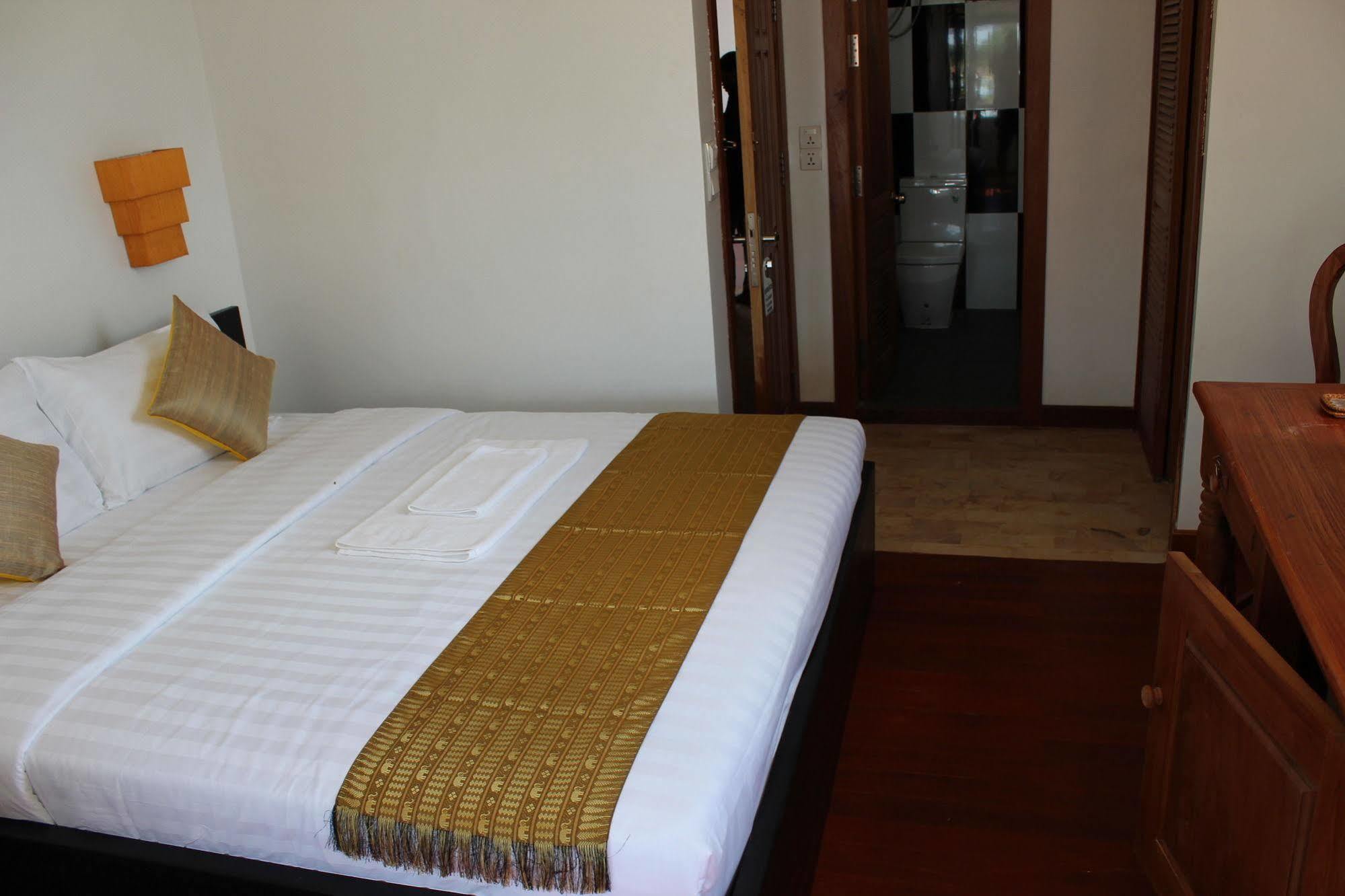 Baan Soksan Hotel Siem Reap Exterior photo