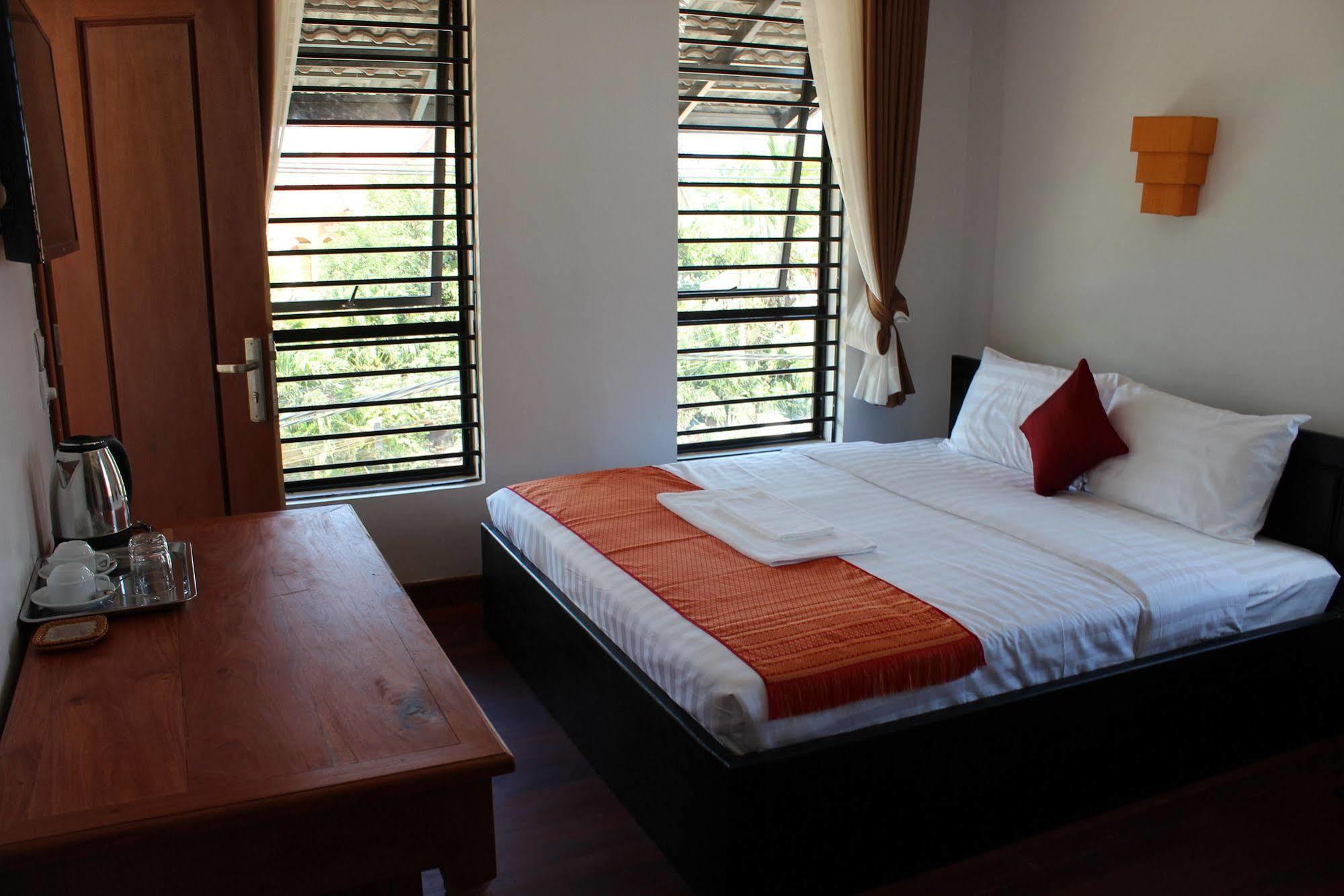 Baan Soksan Hotel Siem Reap Exterior photo