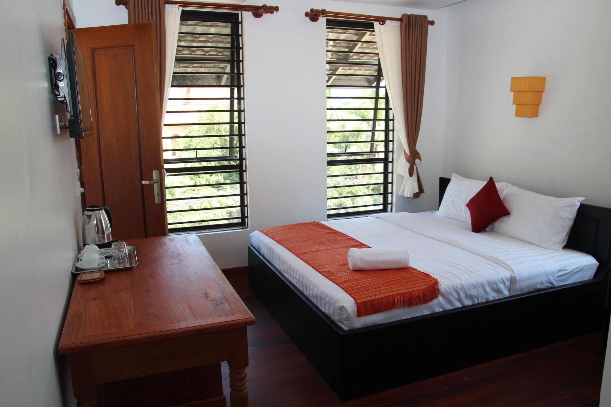 Baan Soksan Hotel Siem Reap Exterior photo